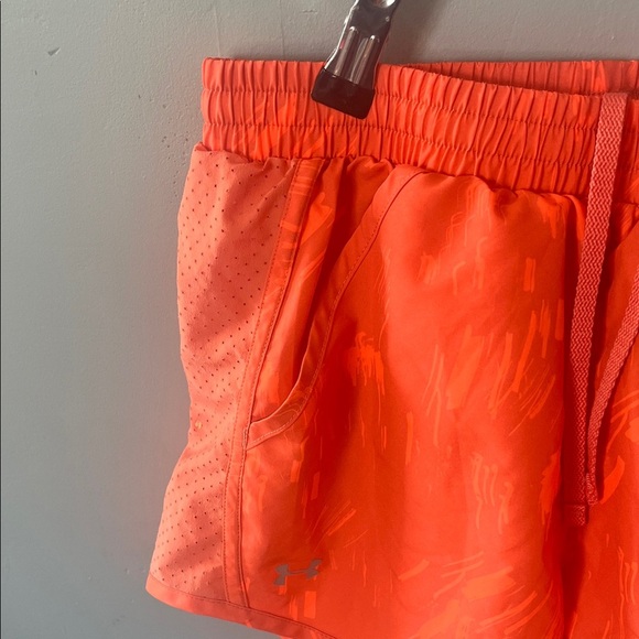 Under Armour Women's Vibrant Orange Athletic Shorts Size XS - Picture 4 of 7